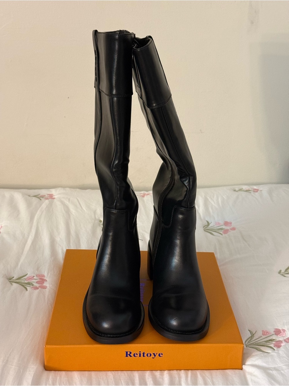 Reitoye Black Mid-Calf Leather Heeled Boots